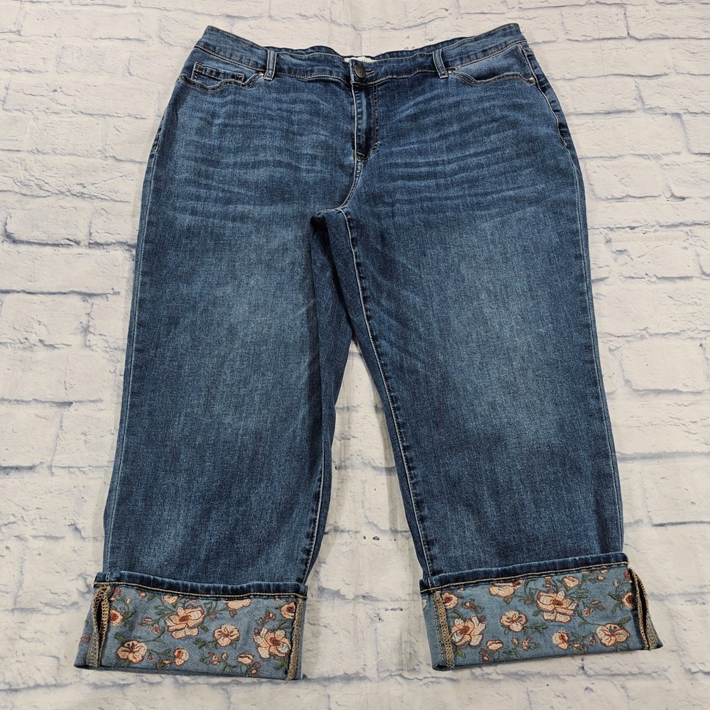 Lane Bryant Mid Rise Boyfriend Capri Jeans Women 16 Blue Floral Embroidered Cuff